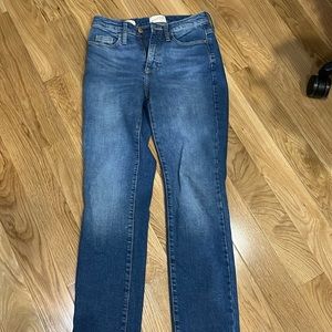 Universal thread jeans never worn